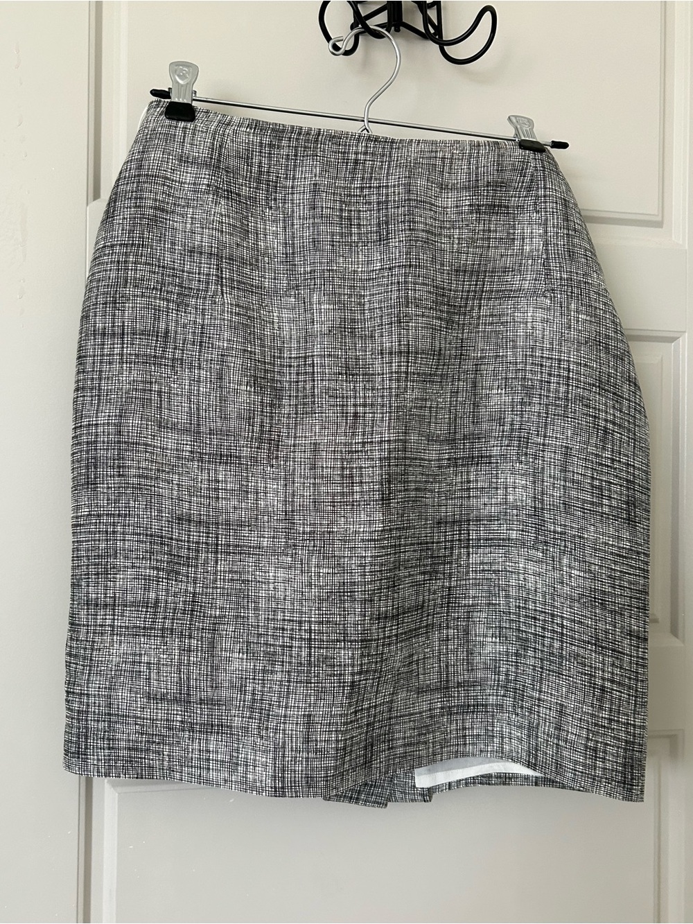 Hugo BOSS Women's Pencil Skirt - Black 100% silk